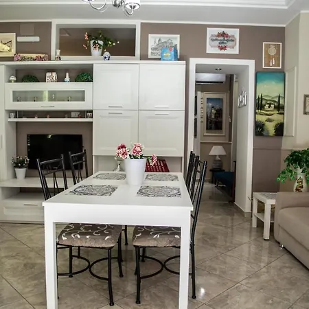 Appartamento Azalea House *